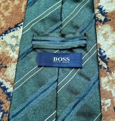 Corbata de cuello vintage para hombre Hugo Boss clásica 100 % seda lujo Repp verde oliva Foto 1 de 4