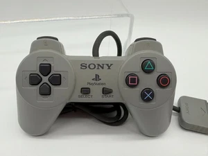 Controlador d-pad digital oficial OEM PS1 PlayStation 1 gris funciona - Imagen 1 de 3