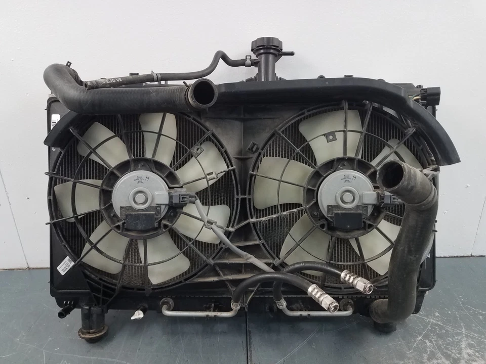 2014 Chevy Camaro SS Radiator Condenser Fan Assembly #0370 K6 - Image 1 of 4