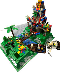 LEGO Adventurers: Amazon Ancient Ruins (5986) 99% Complete No box, instructions.