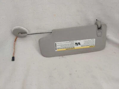 2014 Chevrolet Malibu passenger side sun visor; trim code 4AA; gray Foto 1 de 4