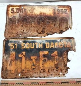 2 - Vintage 1951 - 52 South Dakota License Plates - Picture 1 of 6