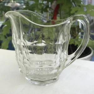 Milk/cream jug, clear pressed glass, Jacobean pattern, Art Deco vintage - Picture 1 of 16