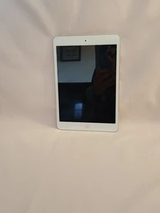 Apple iPad Mini 1st Generation 7.9 Inch Wifi 16GB Grey /silver - Picture 1 of 5