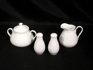 Wedgwood Strawberry & Vine Bone China Accessories Salt & Pepper, Creamer & Sugar - Picture 1 of 12