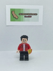 LEGO Ideas FRIENDS Joey Tribbiani Minifigure w/ Pizza Acc (idea060) [21319] - Picture 1 of 3