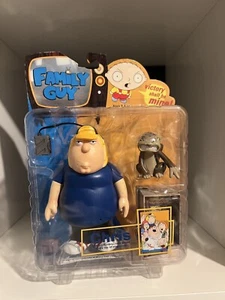 family guy figures mezco Chris - Picture 1 of 2