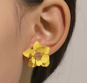 Anthropologie Flower Earrings Acrylic Statement  Post Yellow Gold Resin 3D  - Picture 1 of 4