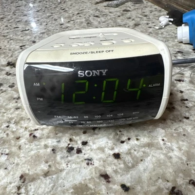 Sony Dream Machine ICF-C112 Digital Alarm Clock AM FM Radio Tested - Image 1 of 4