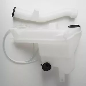 05-14 Toyota Hilux Vigo Windshield washer tank bottle motor KUN26 - Picture 1 of 4