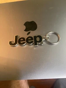 Portachiavi Jeep - Portachiavi in metallo resistente con iconico logo Jeep - Foto 1 di 1