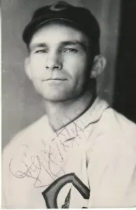 Riggs Stephenson Autographed Photo Chicago Cubs Baseball Great D.85 - Picture 1 of 1