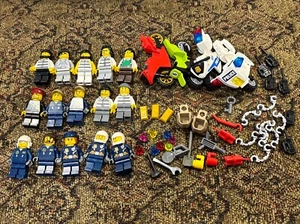 Lego City Dk Blue Police Cops Robbers Inmates minifigures w/motorcycles lot #61 - Picture 1 of 1