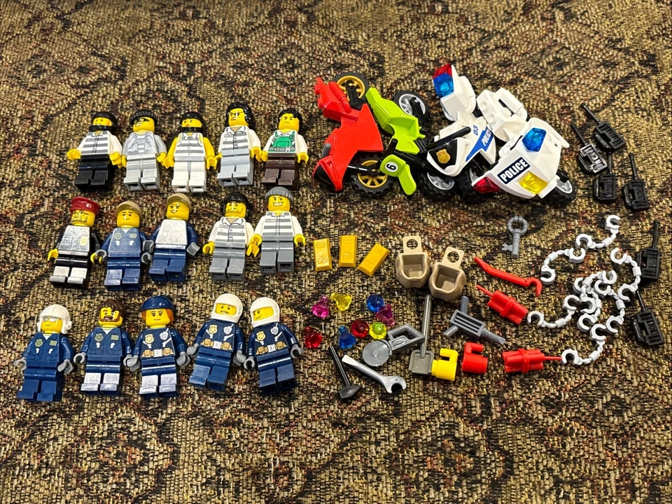 Lego City Dk Blue Police Cops Robbers Inmates minifigures w/motorcycles lot #61 - Image 1 of 1
