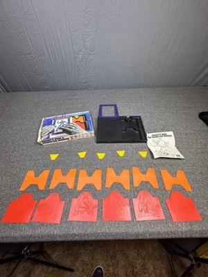 Juguete de colección Mighty Men Monster Maker 1978 TOMY Set Caja Kit de arte Placas Foto 1 de 4