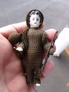 UNUSUAL FULLY CLOTHED VICTORIAN / EDWARDIAN BISQUE DOLL WITH ACCESSORIES - Picture 1 of 5