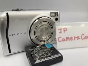 N MINT FUJIFILM FINEPIX F40 fd Silver Compact Digital Camera 0098 - Picture 1 of 20