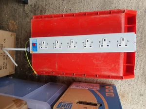 Olson N13A/6 6 Way Power Distribution Unit Unswitched Neon 4mm Internal Wiring - Picture 1 of 5
