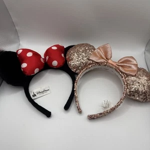 Diadema negra de felpa con orejas de Minnie Mouse de los parques de Disney lazo de lunares rojos con lentejuelas - Imagen 1 de 5