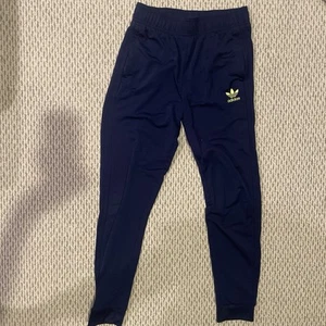 Adidas Originals Sweatpants Youth Large 13/14 Blue/Neon Yellow - Picture 1 of 4