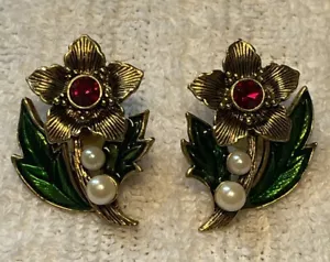 Orecchini Vintage Avon Finta Perla Bianca Fiore Tono Oro Smalto Rosso Verde Gioielli - Foto 1 di 7