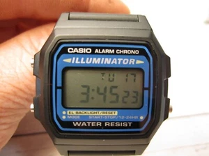 Vintage Casio F-105 Illuminator Wrist watch - Picture 1 of 7