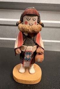 KLEINE HANDGESCHNITZTE INDIANISCHE WUHTI PUPPE 4,5 ZOLL GROSS - Bild 1 von 7