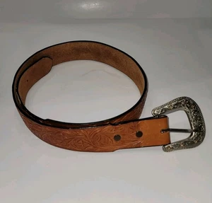 Cinturón de cuero tostado de fábrica talla 34 hojas de roble occidental bellotas buen estado - Imagen 1 de 10