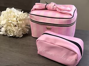 Victoria’s Secret Signature Rosa Rayas Cosmético Tren Viaje Juego de 2 Piezas Estuche NUEVO - Imagen 1 de 5