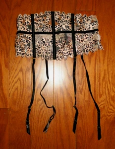 XS/S ❤️VINTAGE XSmall Small Victoria's ❤️Secret Garter Belt SATIN LACE PRINT NWT - Picture 1 of 4
