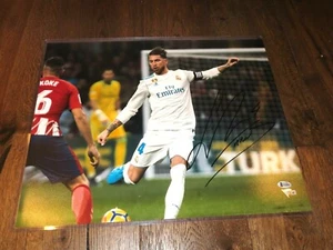 Sergio Ramos Firmado Real Madrid 16x20 Foto Fútbol Auto Beckett BAJO AUTENTICIDAD 1C - Imagen 1 de 8
