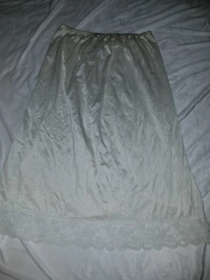 Lorraine Beige Nylon Floral Encaje Medio Deslizamiento Talla Pequeña Cintura Elástica De Colección Foto 1 de 2