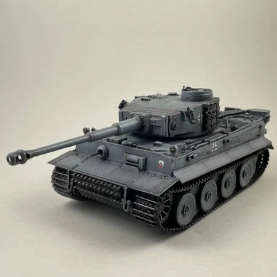 Tanque pesado alemán Tiger I Ausf.E I Italeri pintado escala 1/35 construido, Segunda Guerra Mundial Foto 1 de 4