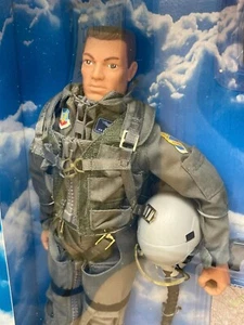 1996 Limited Edition G.I. Joe F-15E Pilot braunes Haar FAO schwarz Sammler - Bild 1 von 9
