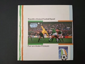 REPUBLIC OF IRELAND FOOTBALL SQUAD Put 'Em Under Pressure  7" Son larry mullen - Bild 1 von 5