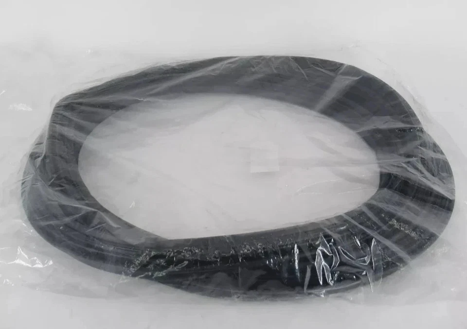 Оригинальная уплотнительная полоска для задней двери Toyota 4Runner 2003-2009 6788135040 от оригинального производителя - Изображение 1 из 1