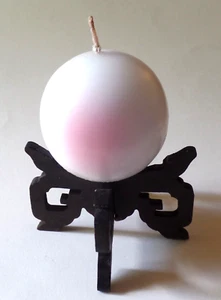 Small Round White Ball Candle with Small Dark Wood Stand - Bild 1 von 6