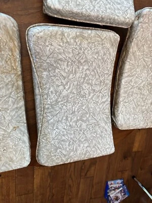 Encostos de cadeira de vinil gelo rachado vintage da década de 1950 – Lote de 4 – Como encontrado - Imagem 1 de 4