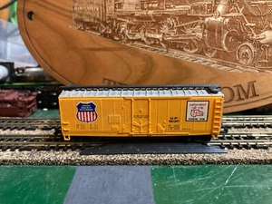 TRIX N SCALE UNION PACIFIC REFRIGERATOR CAR - Picture 1 of 3