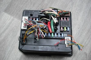 284B7 JD00B NISSAN QASHQAI J10 1.5 DIESEL 2010 FUSE BOX CONTROL MODULE - Picture 1 of 3