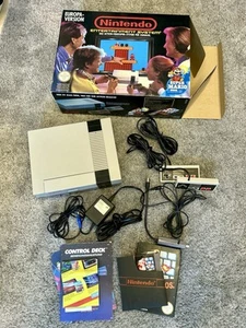 NES - Original Nintendo Konsole mit 2 Controllern und Super Mario Bros. in OVP - Bild 1 von 8