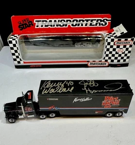 Transportadores de fósforos autografiados de NASCAR firmados por Kenny Wallace y Jeff Hammond - Imagen 1 de 9