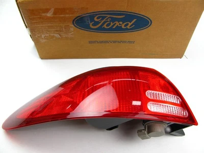 全新 原始设备制造商 福特 F8CZ-13405-EA 左驾驶员 侧尾灯 99-02 ESCORT SEDAN — 第 1/4 张图片