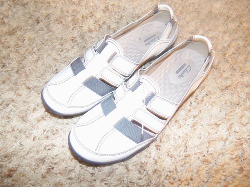 Bellissimi mocassini CLARKS in pelle beige taglia 10 Sillian