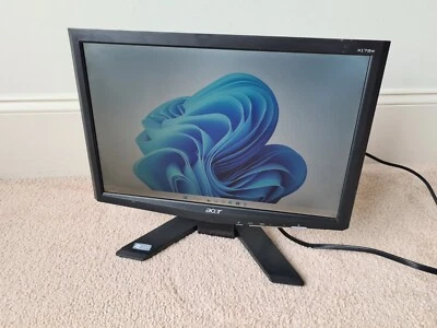 Acer LCD Flat screen computer monitor 17 “ X173w b w/ Power cord & VGA CABLE - Image 1 of 4