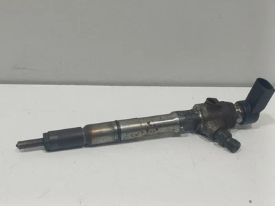 Inyector de combustible diésel Volkswagen Golf VI 2010 03L130277B 77 kW ATZ31331 Foto 1 de 3