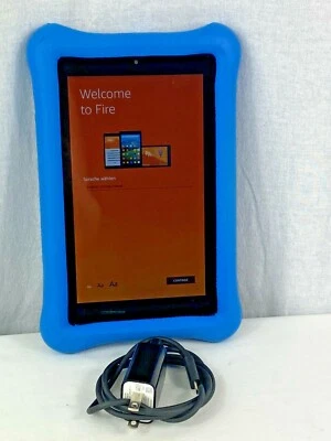 Amazon Kindle Fire (1st Gen) SR043KL 8GB w/ Blue Case & Charger - Tested !!!!!! - Image 1 of 3