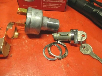 CHEVROLET C/K-10-20-30-GMC 1961-66/ IMPALA 61-63- Ignition SWITCH &KEY - Image 1 of 4