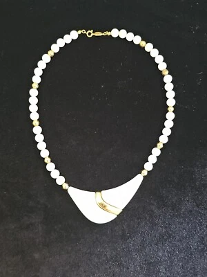 NAPIER RETRO White Gold Tone Lucite/plastic Collar Bib Necklace 17"L  - Image 1 of 4