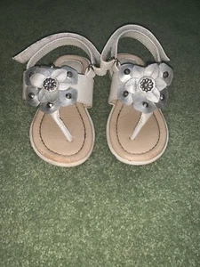 Girls Nine West Silver/white Thing Sandals-7 - Picture 1 of 2